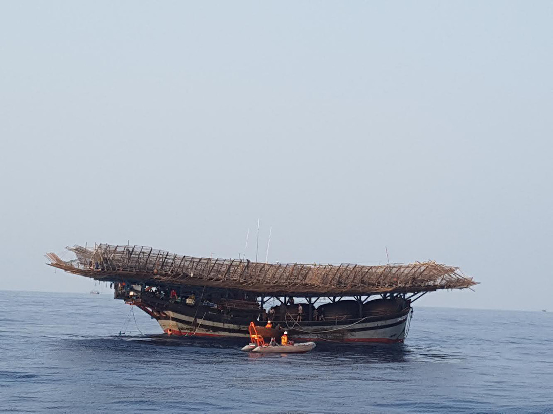 Tàu QNa - 90129 (của ngư dân huyện Núi Thành, tỉnh Quảng Nam) bị chìm ở quần đảo Trường Sa ngày 16-10 - Ảnh: TRUNG ĐỨC