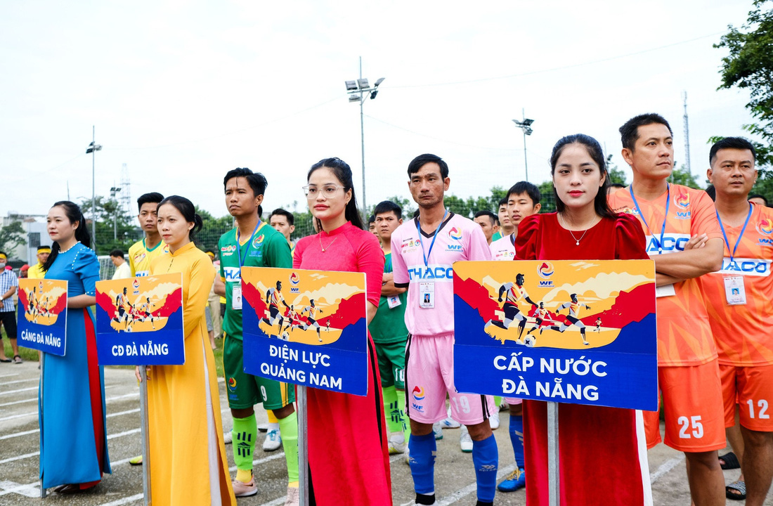 Các đội bóng tham dự Giải vô địch bóng đá công nhân toàn quốc 2023 vòng loại tại Quảng Nam - Ảnh: TẤN LỰC