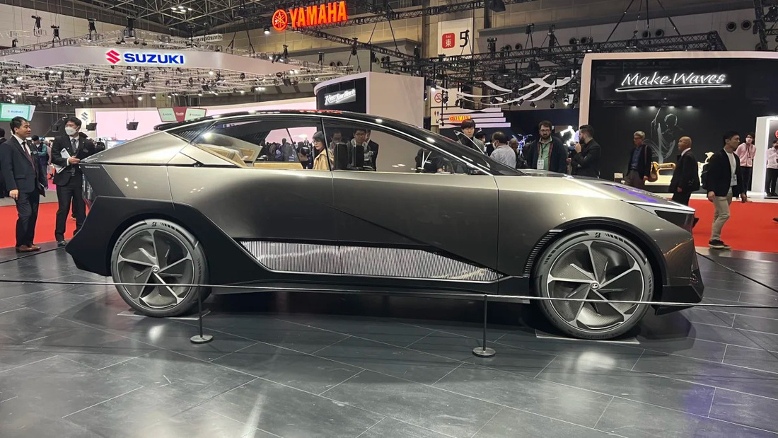 Lexus nhá hàng SUV cỡ lớn chủ lực mới qua LF-ZL Concept tại Japan Mobility Show 2023 - Ảnh 4.