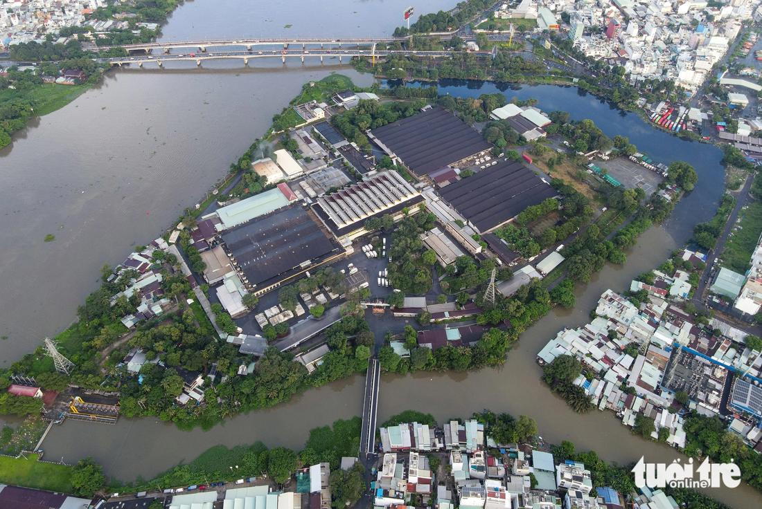 Nhìn từ trên cao, khu đất Công ty Vissan sử dụng (do Tổng công ty Thương mại Sài Gòn - TNHH MTV quản lý) là một &quot;tiểu đảo&quot; tách biệt với các khu vực khác ở quận Bình Thạnh
