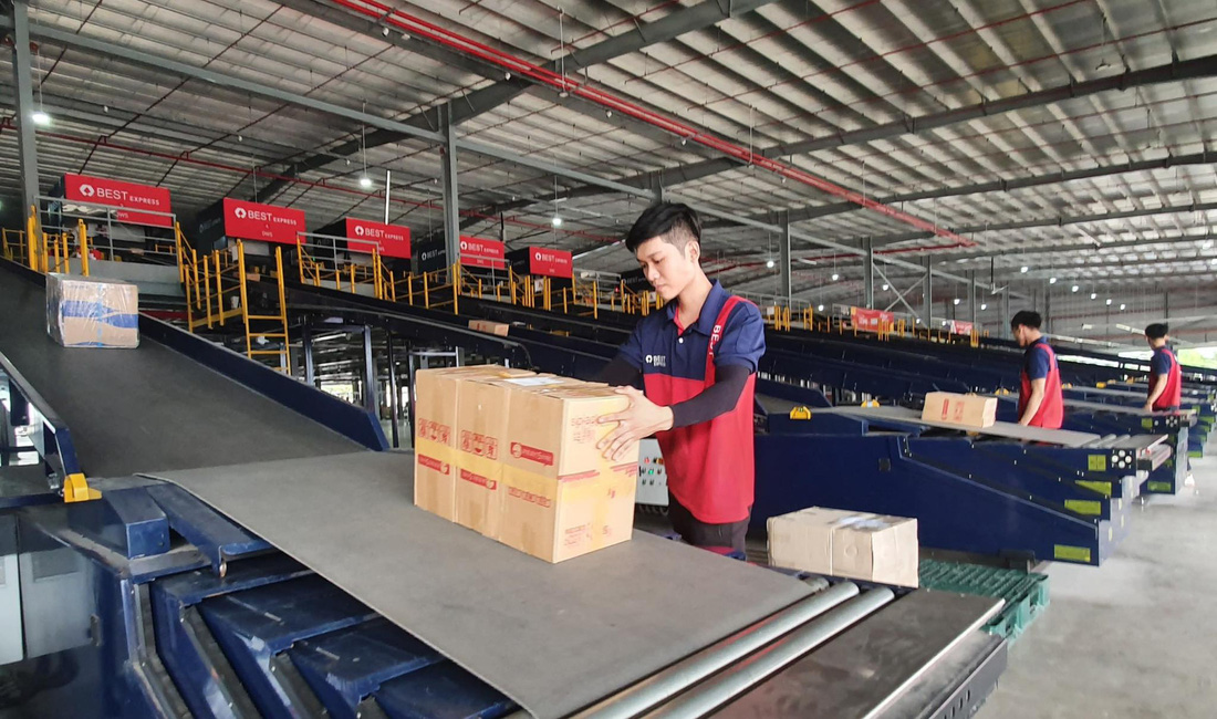 Doanh nghiệp đua áp dụng công nghệ giảm chi phí logistics, tăng sức cạnh tranh - Ảnh: C.TRUNG