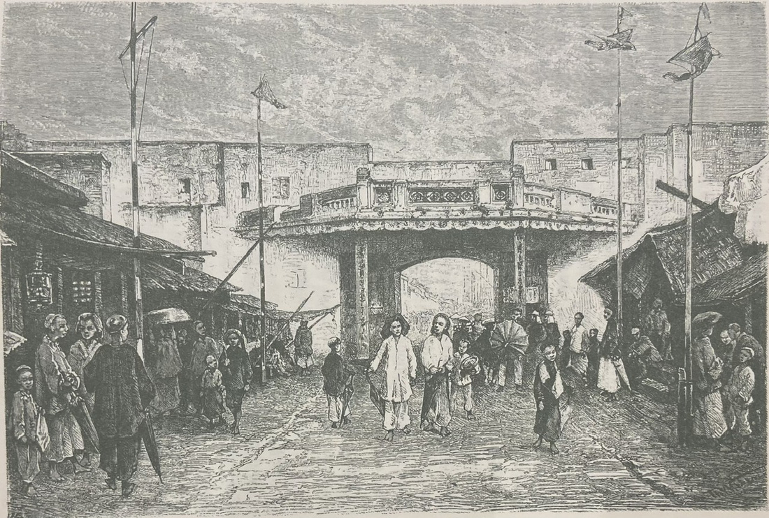 Cổng phố người Quảng Đông (phố Hàng Ngang hiện nay) - Ảnh: Charles-Édouard Hocquard