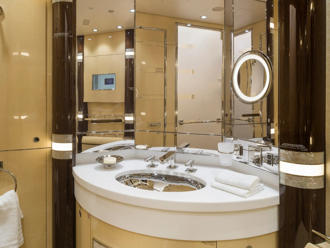 Những phòng này cũng có phòng tắm riêng được trang bị đầy đủ tiện nghi - Ảnh: Cabinet Alberto Pinto