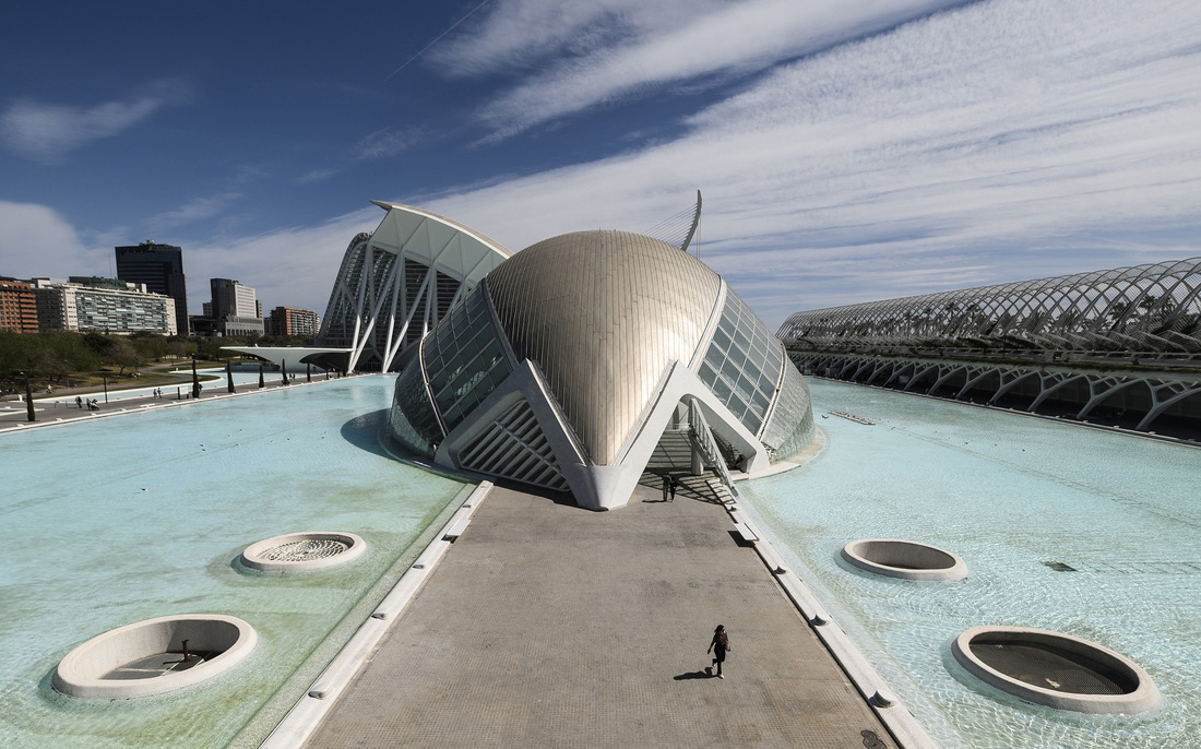 Khu phức hợp văn hóa và kiến trúc Thành phố khoa học và nghệ thuật ở Valencia của Tây Ban Nha - Ảnh: AFP