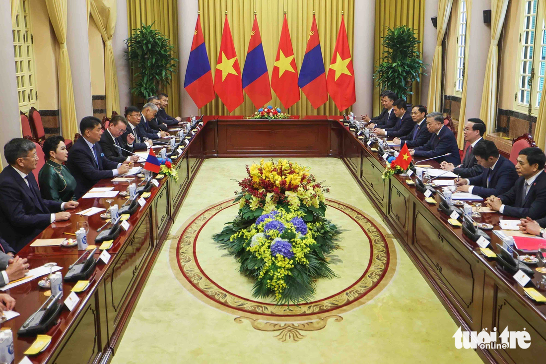Đây là chuyến thăm cấp nhà nước tới Việt Nam đầu tiên của một tổng thống Mông Cổ sau 10 năm. Chuyến thăm diễn ra từ ngày 1 đến 5-11 theo lời mời của Chủ tịch nước Võ Văn Thưởng, ngay trước dịp hai nước kỷ niệm 70 năm thiết lập quan hệ ngoại giao (1954 - 2024) - Ảnh: NGUYỄN KHÁNH