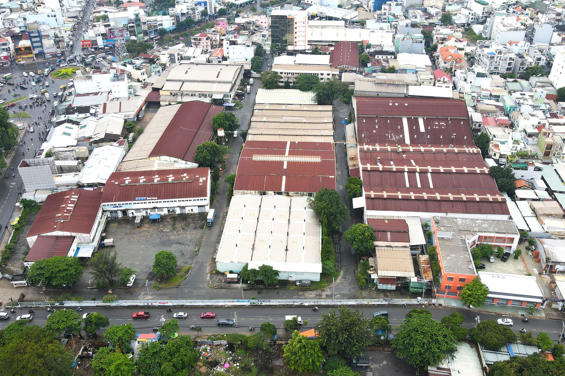Tại địa chỉ 507 An Dương Vương có khu đất 27.000m² do Công ty Sài Gòn kỹ nghệ nông cơ (SAKYNO) thuê của Nhà nước sử dụng. SAKYNO dùng khu đất này góp vốn vào Công ty TNHH Mekong Auto để kinh doanh. Trong quá trình kinh doanh, mặt bằng trên đã được thế chấp cho tổ chức khác dẫn đến tranh chấp và đang được tòa phân xử