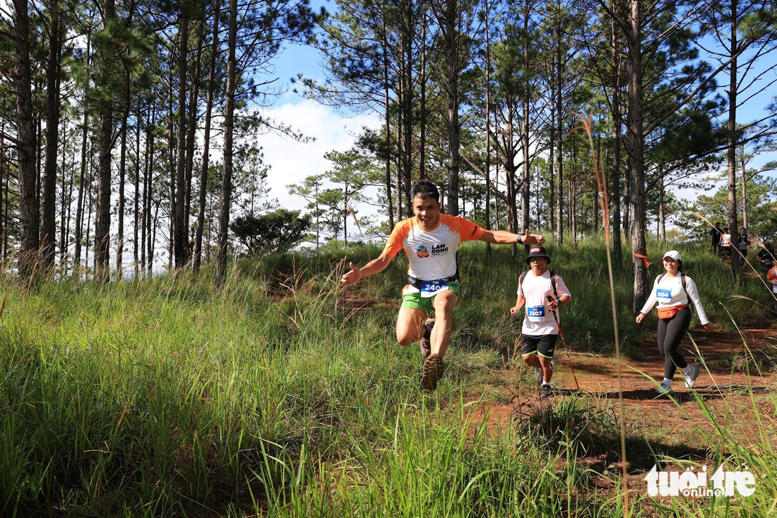 Đối với vận động viên đã thi đấu ở những giải đấu khắc nghiệt, đường chạy Lâm Đồng Trail cùng với khí hậu ôn hòa không làm khó được họ - Ảnh: M.V.