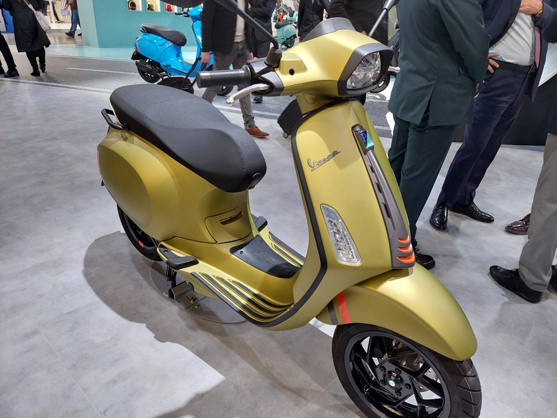 Vespa Primavera and Sprint S 2024: Not only changing colors as before, but also adding an electric version - Photo 8.