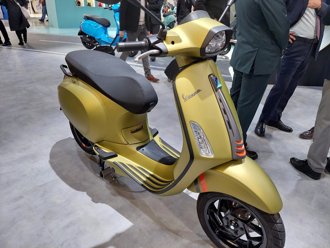 Vespa Primavera và Sprint S 2024: Không chỉ thay mỗi màu như trước, thêm bản chạy điện - Ảnh 8.