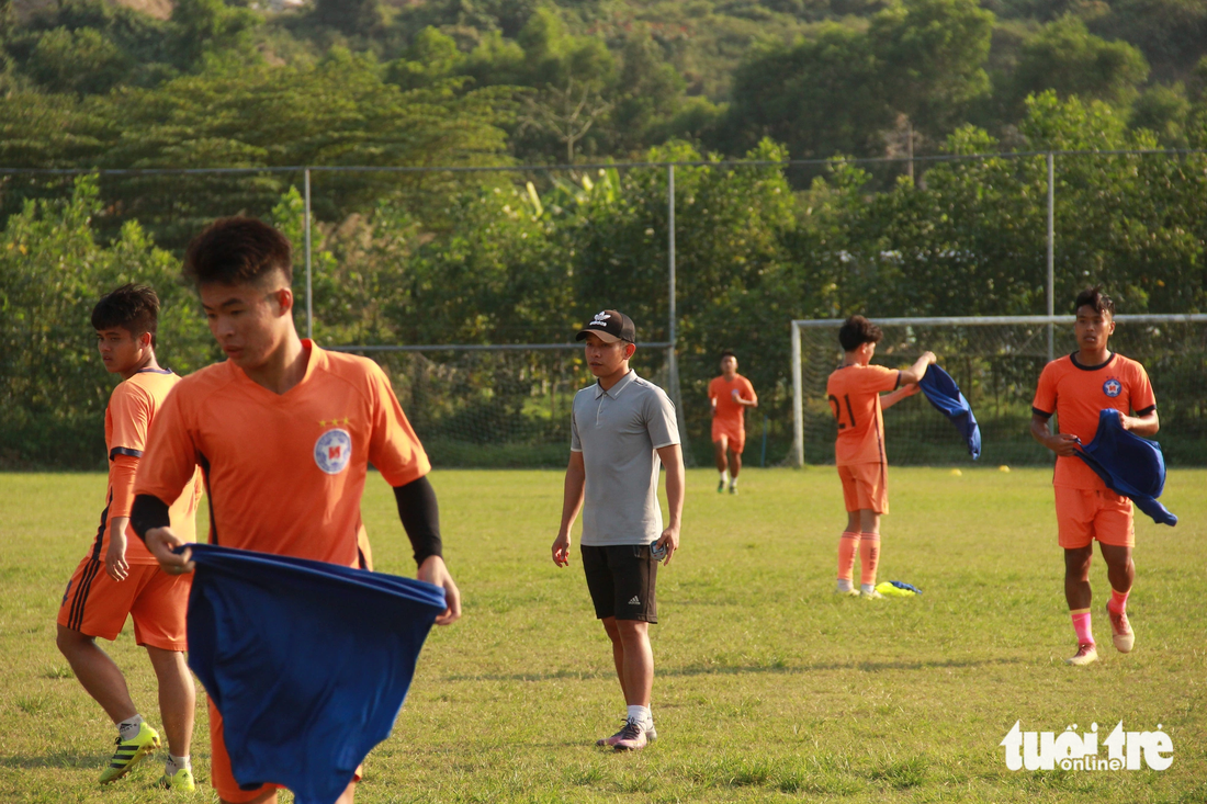 Đà Nẵng nghiên cứu phương án nuôi đội bóng đá trẻ để tạo nguồn cho SHB Đà Nẵng phát triển đi lên - Ảnh: TRƯỜNG TRUNG