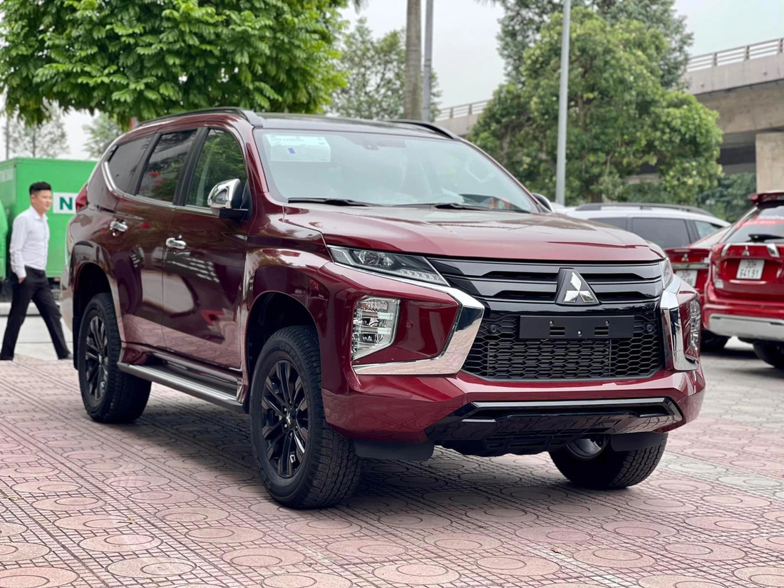 Sự xuất hiện của Mitsubishi Pajero Sport Black Edition tại đại lý được kỳ vọng gia nhiệt cho thị trường - Ảnh: Đại lý Mitsubishi Hưng Yên