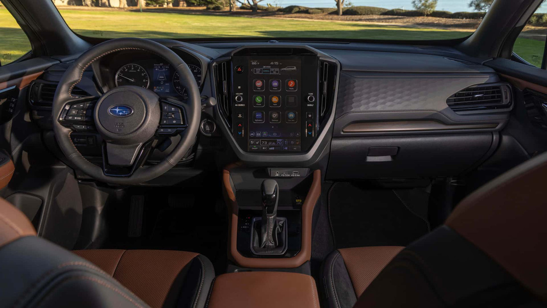 Thiết kế nội thất đặc trưng của Subaru với giao diện dọc của màn hình và hốc gió tại táp lô - Ảnh: Subaru