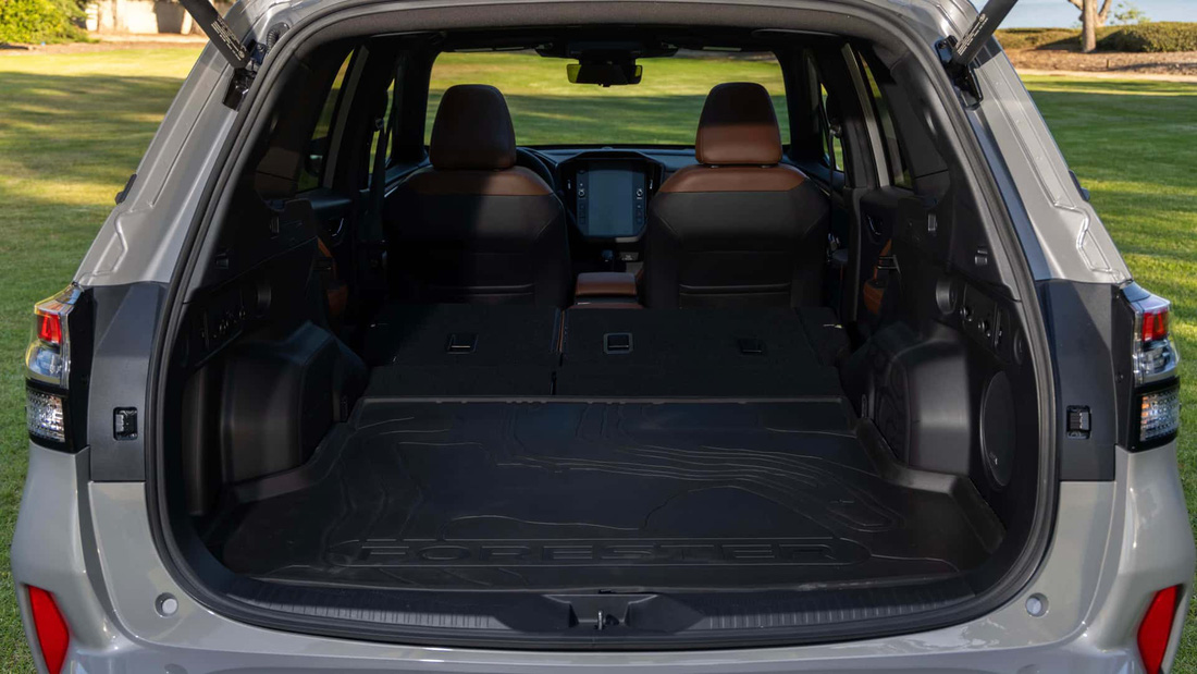 Khoang hành lý trên Forester mới là rộng nhất trên mọi thế hệ xe - Ảnh: Subaru