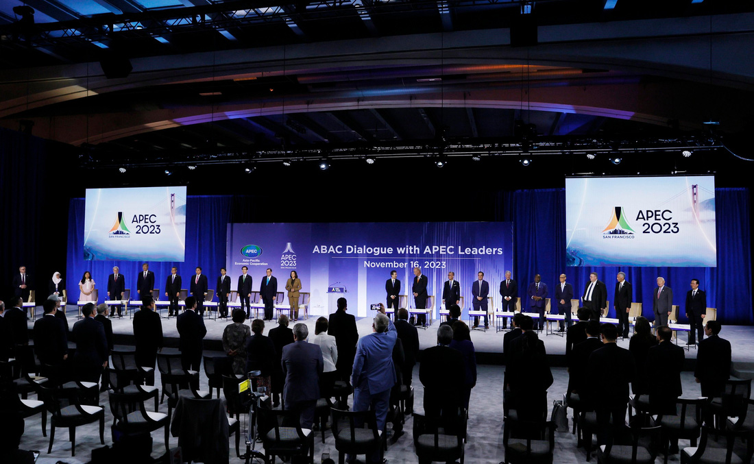 Đối thoại giữa các nhà lãnh đạo kinh tế APEC với các thành viên của Hội đồng tư vấn kinh doanh APEC (ABAC) - Ảnh: TUẤN ANH