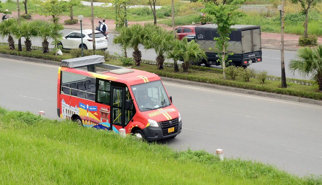 Hà Nội có xe buýt &quot;mui trần&quot; đưa du khách ngắm nhìn &quot;Thăng Long thắng cảnh&quot; - Ảnh: Sở Du lịch Hà Nội