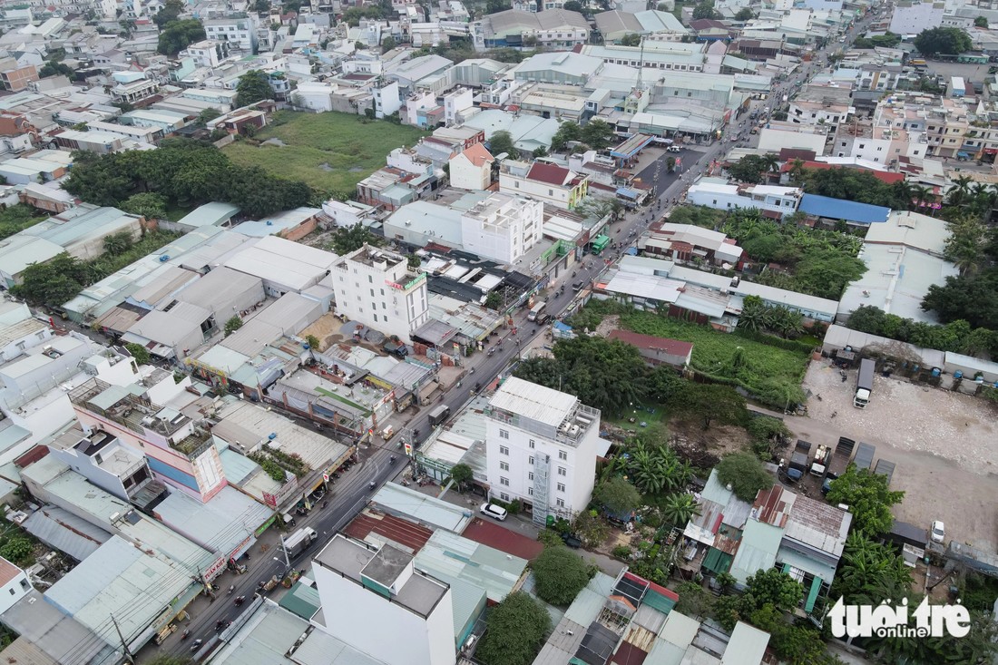 Dự án nâng cấp, mở rộng đường Vĩnh Lộc (từ tỉnh lộ 10 đến ranh huyện Hóc Môn) là một trong 10 dự án giao thông được Sở Giao thông vận tải TP.HCM đề xuất UBND TP trình HĐND TP thông qua chủ trương đầu tư