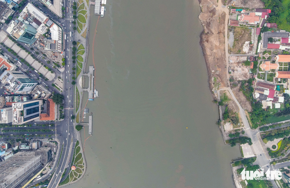Từ năm 2019, TP.HCM đã tổ chức tuyển chọn phương án thiết kế kiến trúc cầu đi bộ qua sông Sài Gòn kết nối hai khu vực trên. Địa điểm xây dựng cầu đi bộ được xác định tại vị trí giữa cầu Ba Son và hầm vượt sông Sài Gòn - Ảnh: CHÂU TUẤN