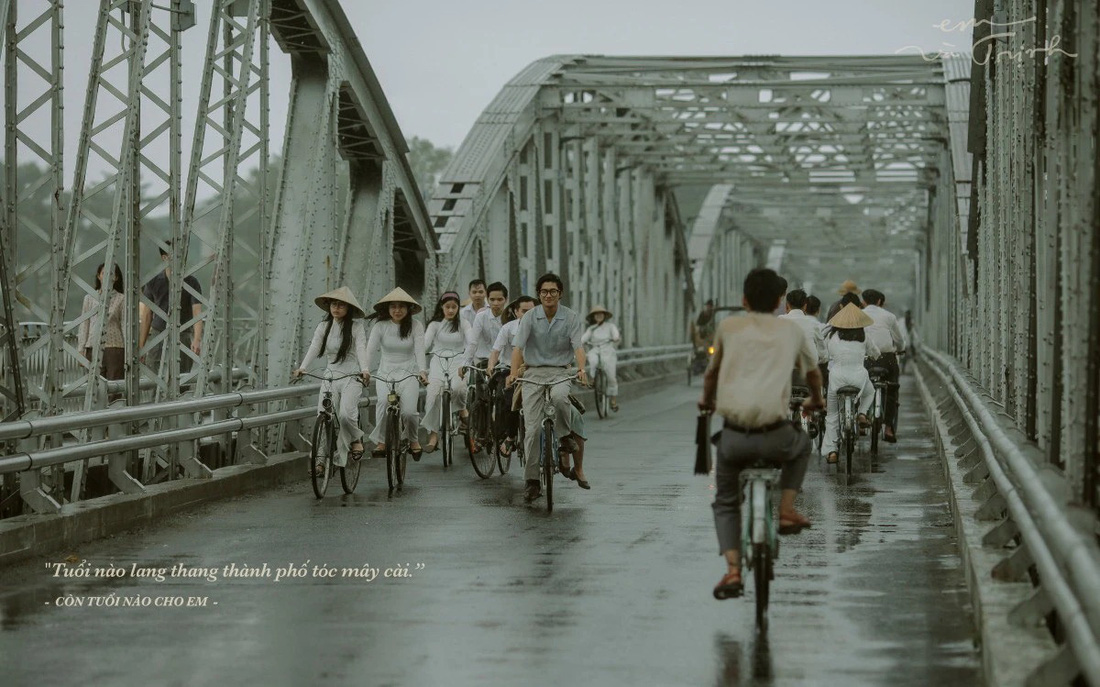 Cầu Trường Tiền của Huế trong phim Em và Trịnh - Ảnh: ĐPCC