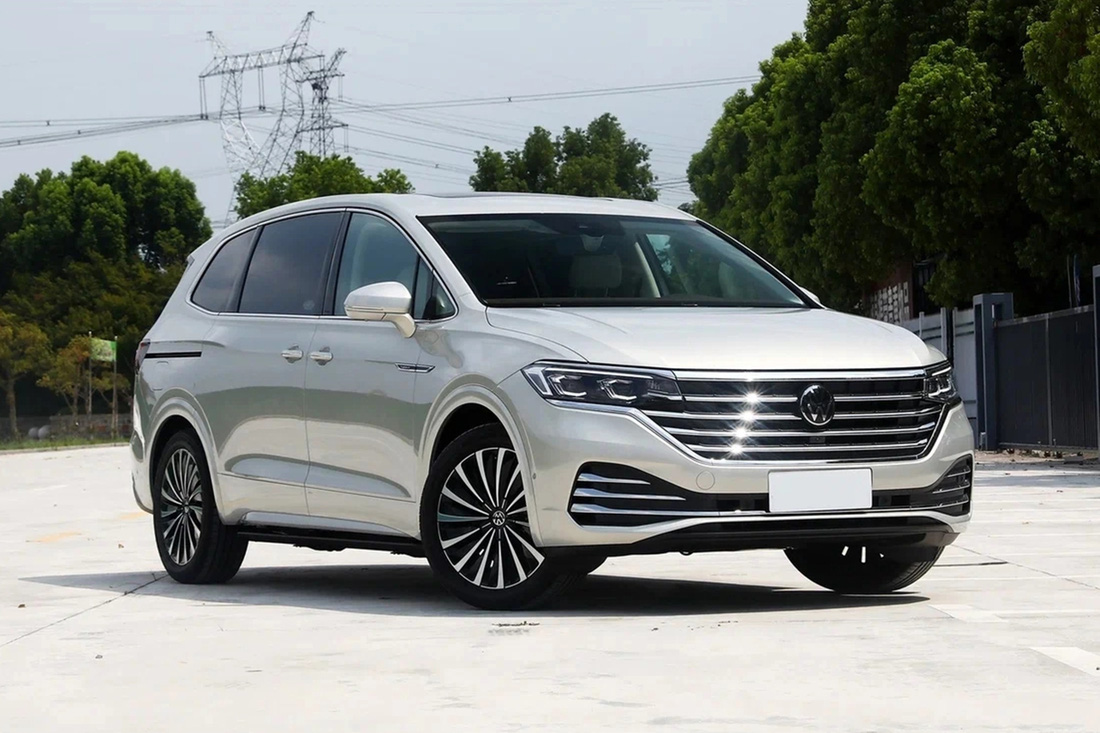 Phân khúc minivan sắp đón nhận người chơi mới được nhập khẩu từ Trung Quốc. Đó là Volkswagen Viloran, xếp trên Kia Carnival về giá bán. Theo thông báo từ đại lý, giá dự kiến của Viloran là từ 1,989 tỉ đồng - Ảnh: Volkswagen Trung Quốc