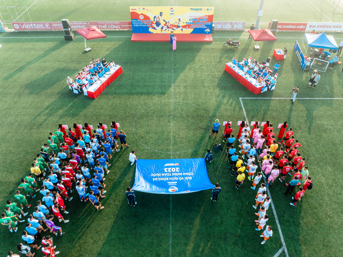 Toàn cảnh lễ khai mạc giải đấu tại Hà Nội sáng 3-11 - Ảnh: HOÀNG TÙNG