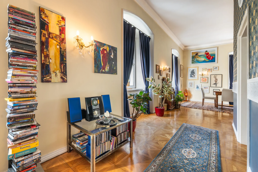 The castle combines many different interior design styles - Photo: Concierge Auctions