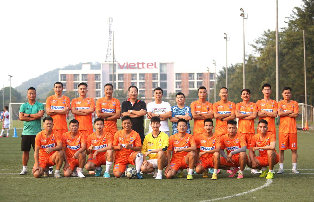 Các đội bóng công nhân tham dự Giải vô địch bóng đá công nhân toàn quốc 2023 tại Trung tâm Thể thao Viettel - Ảnh: HOÀNG TÙNG