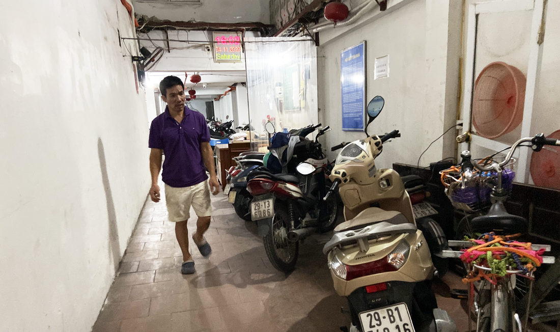 Nơi để xe của một chung cư mini ở Hà Nội - Ảnh: QUANG THẾ