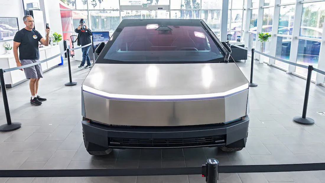 Tesla Cybertruck chính thức ra mắt: Kỳ vọng xen lẫn thất vọng- Ảnh 6.