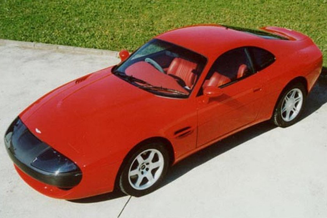 Không ít xe Aston Martin độc bản góp mặt trong bộ sưu tập của Sultan Brunei. AM3 là một chiếc grand tourer dùng lõi Vantage nhưng thân Pininfarina. Một chiếc V8 Vantage Special Series II thì được Zagato làm lại toàn bộ thân xe - Ảnh: CarBuzz