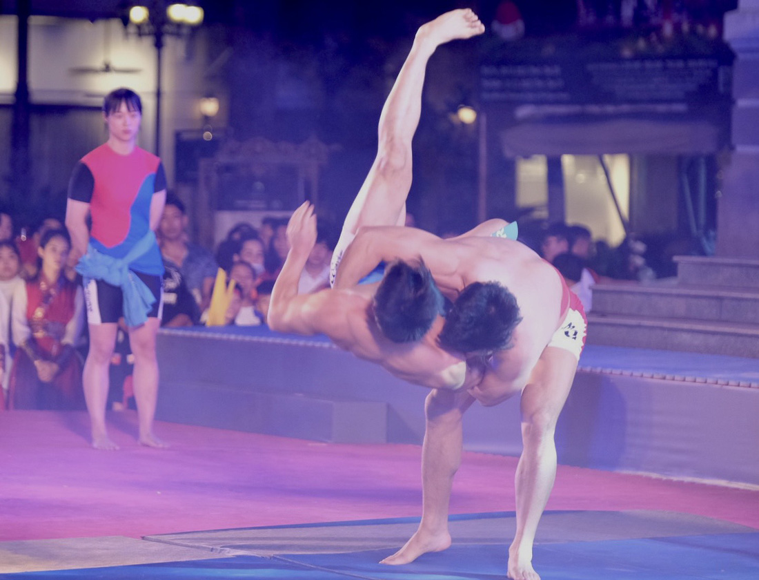 Môn võ mới toanh ssireum biểu diễn tại Liên hoan võ thuật lần 2-2023 - Ảnh: QUANG THỊNH