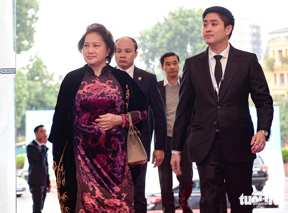 Nguyên chủ tịch Quốc hội Nguyễn Thị Kim Ngân đến dự phiên trọng thể