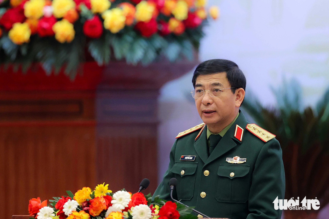 Bộ trưởng Bộ Quốc phòng Phan Văn Giang phát biểu tại Hội nghị Ngoại giao thứ 32 - Ảnh: NGUYỄN KHÁNH