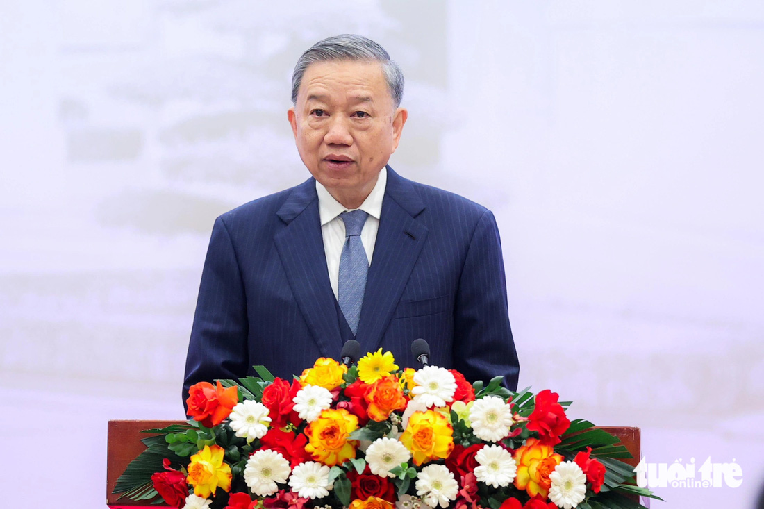 Bộ trưởng Bộ Công an Tô Lâm phát biểu tham luận tại Hội nghị Ngoại giao thứ 32 ngày 19-12 - Ảnh: NGUYỄN KHÁNH