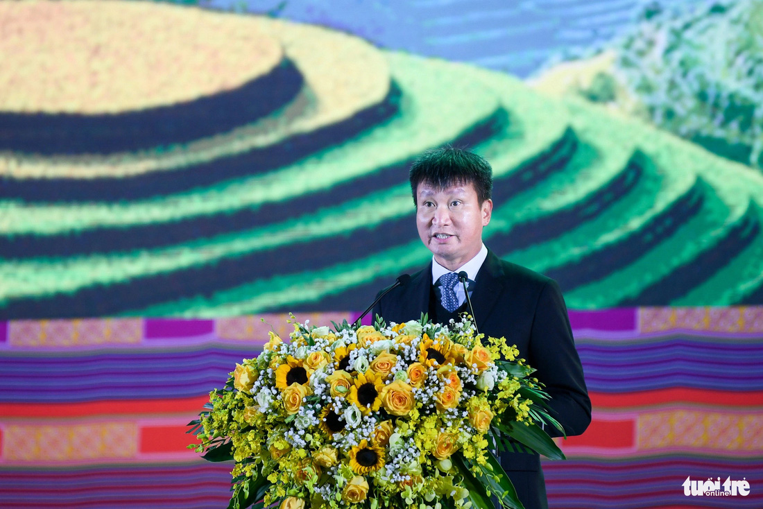Ông Trần Huy Tuấn, chủ tịch UBND tỉnh Yên Bái, phát biểu tại lễ công bố quyết định và trao chứng nhận di sản văn hóa phi vật thể quốc gia đối với nghệ thuật khèn và vẽ sáp ong