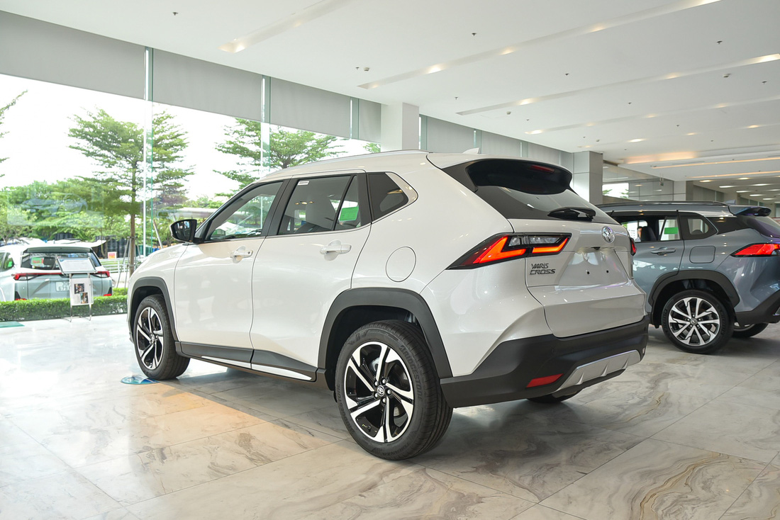 Toyota Yaris Cross có hai tùy chọn máy xăng 1.5L và hybrid xăng-điện 1.5L. Mẫu hybrid có mức tiêu thụ nhiên liệu chỉ khoảng 3,8 lít/100km, theo nhà sản xuất công bố - Ảnh: Đại lý Toyota/Facebook