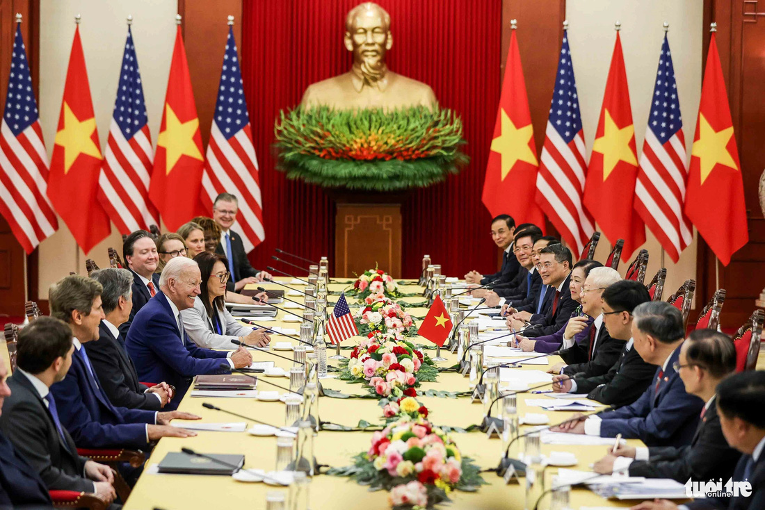Tổng bí thư Nguyễn Phú Trọng và Tổng thống Mỹ Joe Biden cùng các quan chức cấp cao hai nước tại hội đàm chính thức. Sau cuộc hội đàm, hai nhà lãnh đạo chính thức tuyên bố việc nâng cấp quan hệ hai nước lên Đối tác chiến lược toàn diện - Ảnh: NGUYỄN KHÁNH