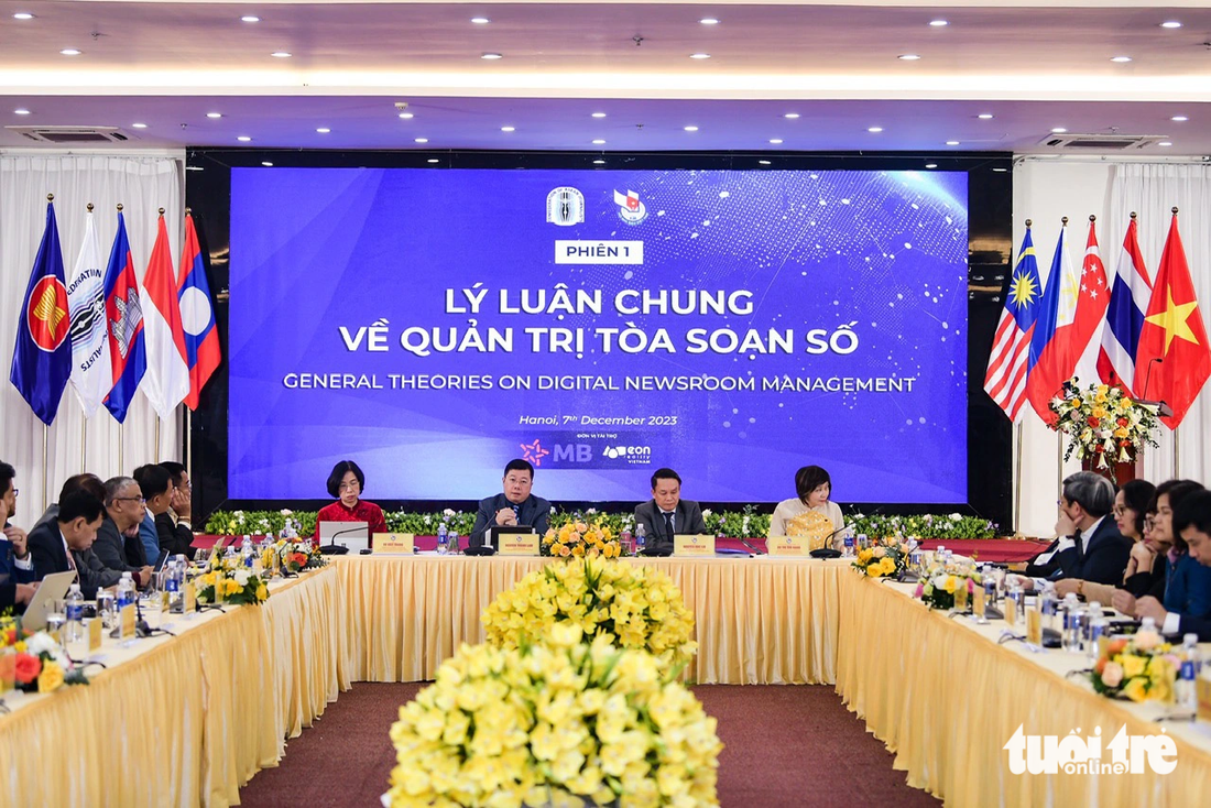 Hội thảo báo chí quốc tế “Quản trị tòa soạn báo chí số: Lý luận, thực tiễn, kinh nghiệm tại khu vực ASEAN”, do Hội Nhà báo Việt Nam tổ chức trong các ngày từ 6-12 đến 9-12 - Ảnh: NAM TRẦN