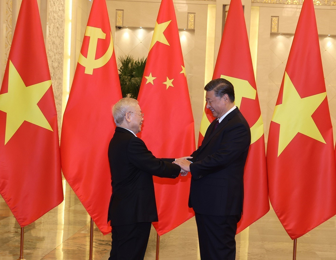 Tổng bí thư, Chủ tịch nước Trung Quốc Tập Cận Bình đón Tổng bí thư Nguyễn Phú Trọng tại Bắc Kinh vào tháng 10-2022 - Ảnh: TTXVN
