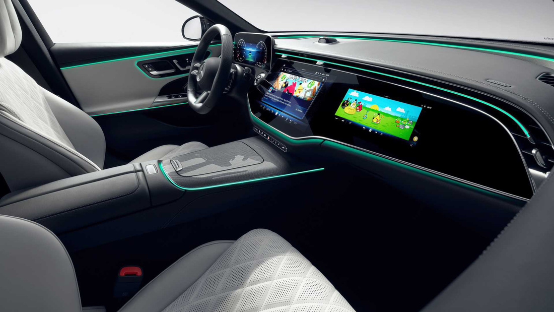 Nội thất Mercedes-Benz E-Class thế hệ mới lộ diện: 3 màn hình to, sẵn TikTok - Ảnh 6.