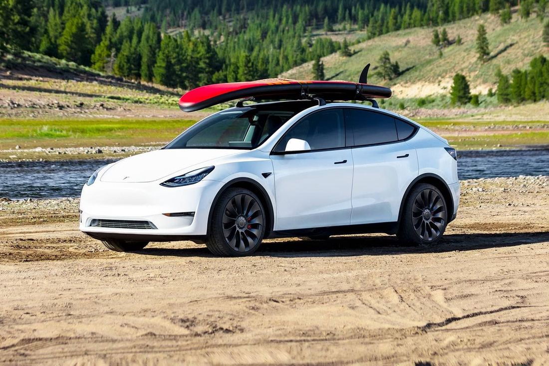 Báo Mỹ: Elon Musk biến chuyến xe Lọ Lem Tesla đến hồi kết - Ảnh 2.