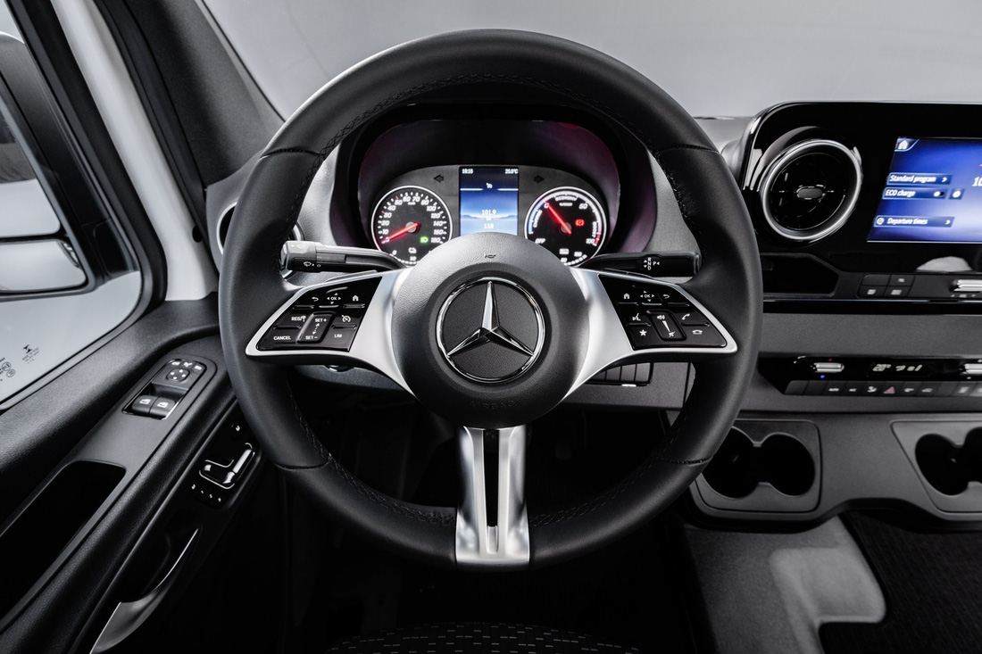 ‘Nhà di động’ chạy điện của Mercedes-Benz: Rộng rãi như ‘căn hộ 1 phòng ngủ’, tự tính toán đường đi - Ảnh 10.