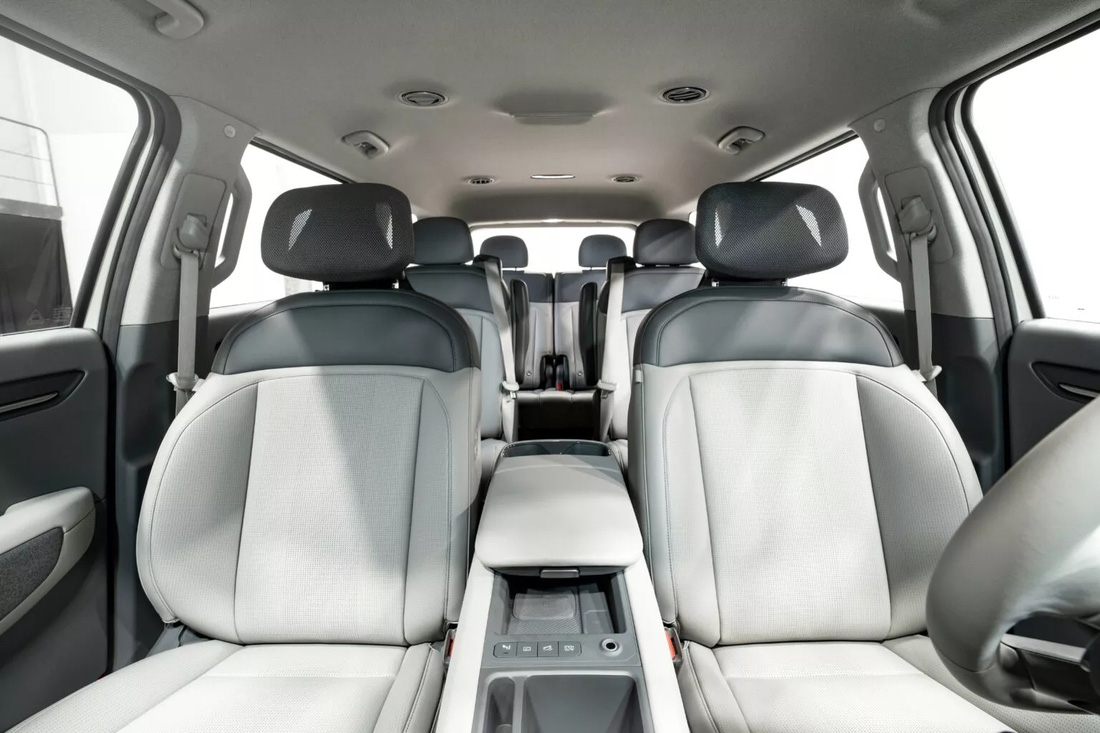 Kia EV9 ra mắt: SUV điện 7 chỗ rẻ nhất, ghế xoay 180 độ, rộng rãi cho cả nhà - Ảnh 13.