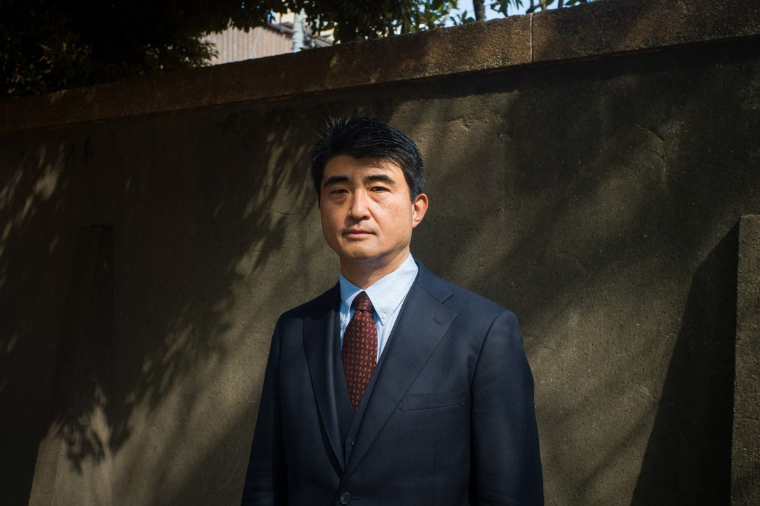Bỏ làm công chức để đi khởi nghiệp, thành ông chủ quỹ đầu tư giám sát số vốn 86 tỉ yen - Ảnh 1.