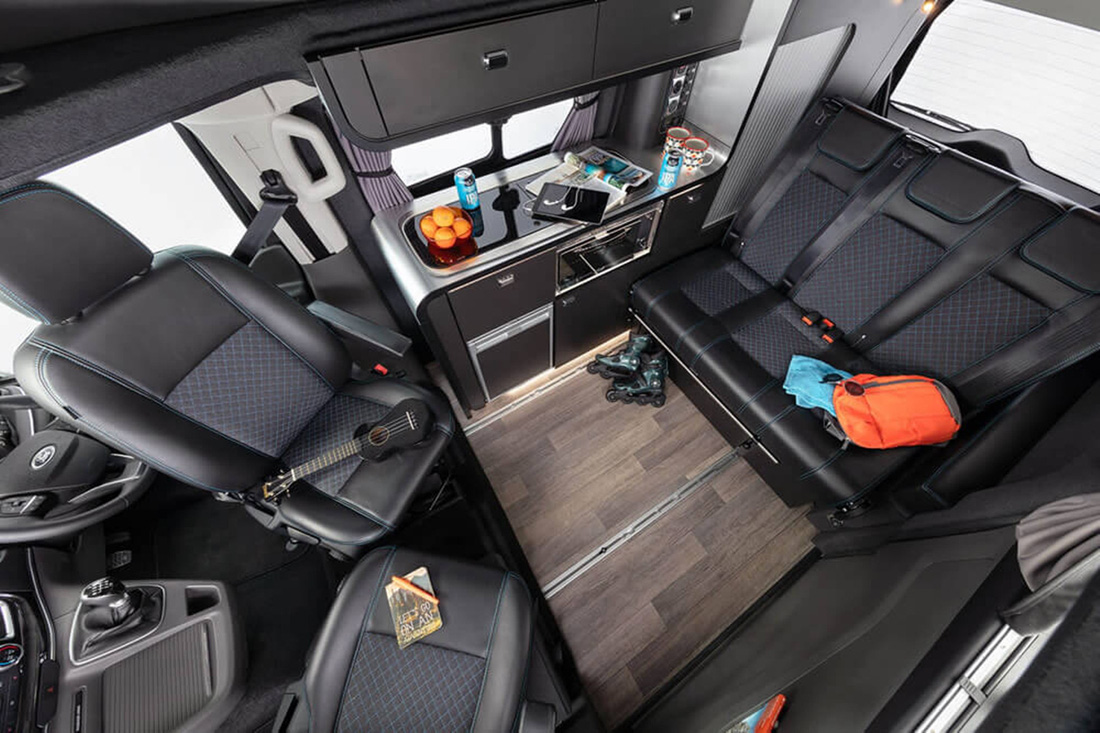 Cách biến Ford Transit thành nhà di động với không gian như phòng nghỉ mini - Ảnh 8.