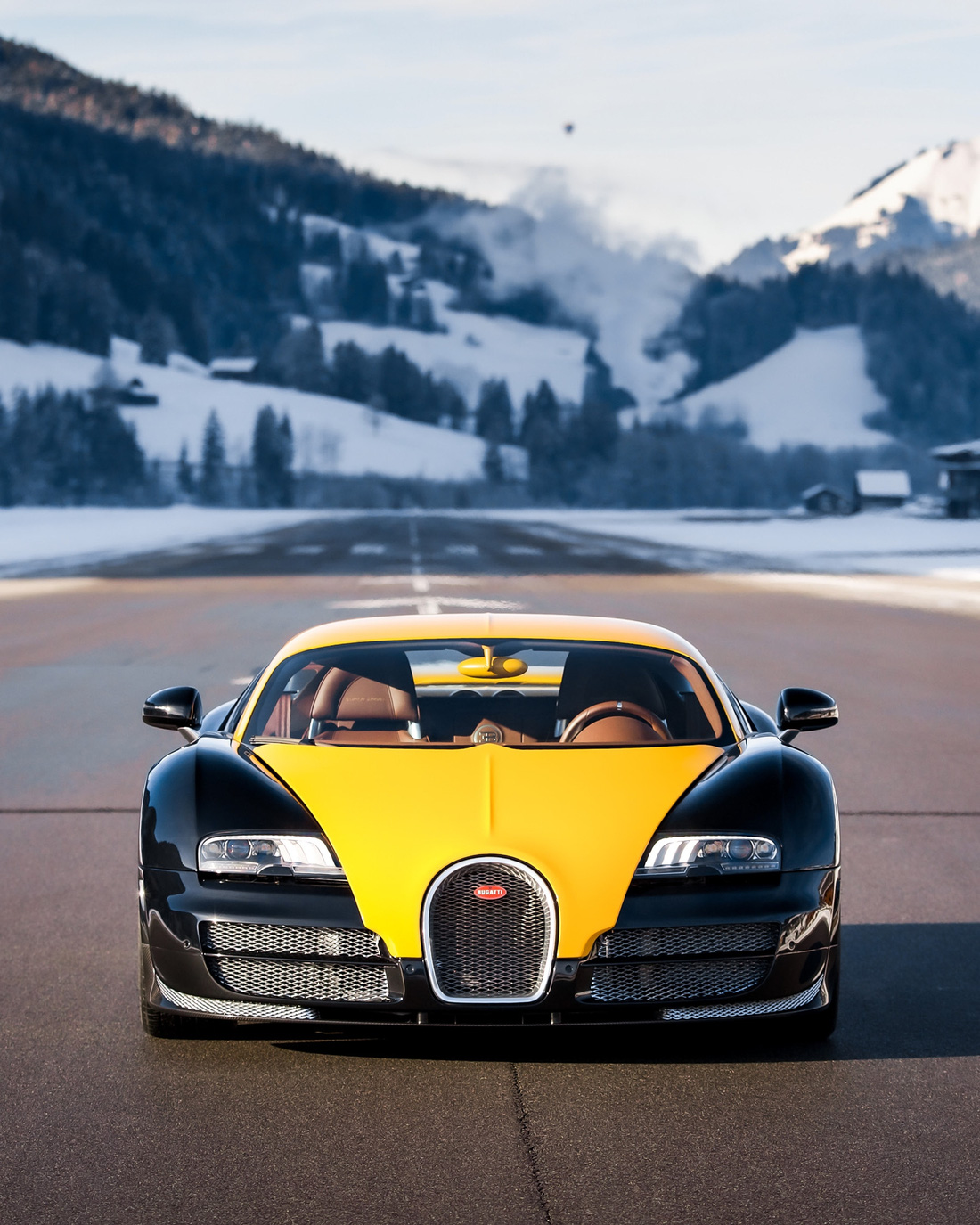 Siêu xe Bugatti siêu đắt: Chỉ riêng sơn thân vỏ đã mất 1 tháng trời - Ảnh 8.