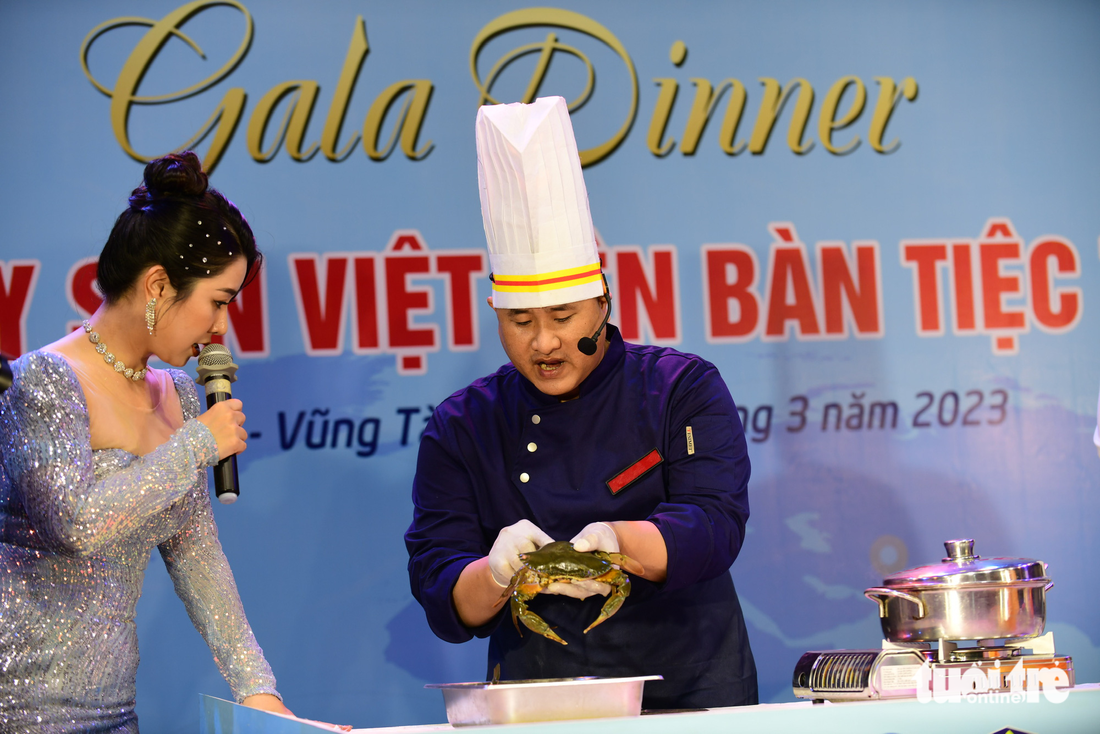 Ngất ngây với những món ăn ‘5 sao’ chế biến từ tinh hoa thủy sản Việt - Ảnh 12.