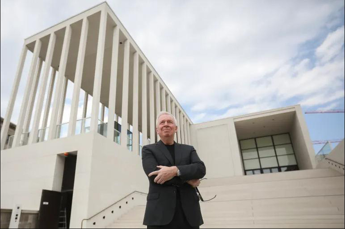 Kiến trúc sư người Anh David Chipperfield giành Giải kiến trúc Pritzker 2023 - Ảnh 1.