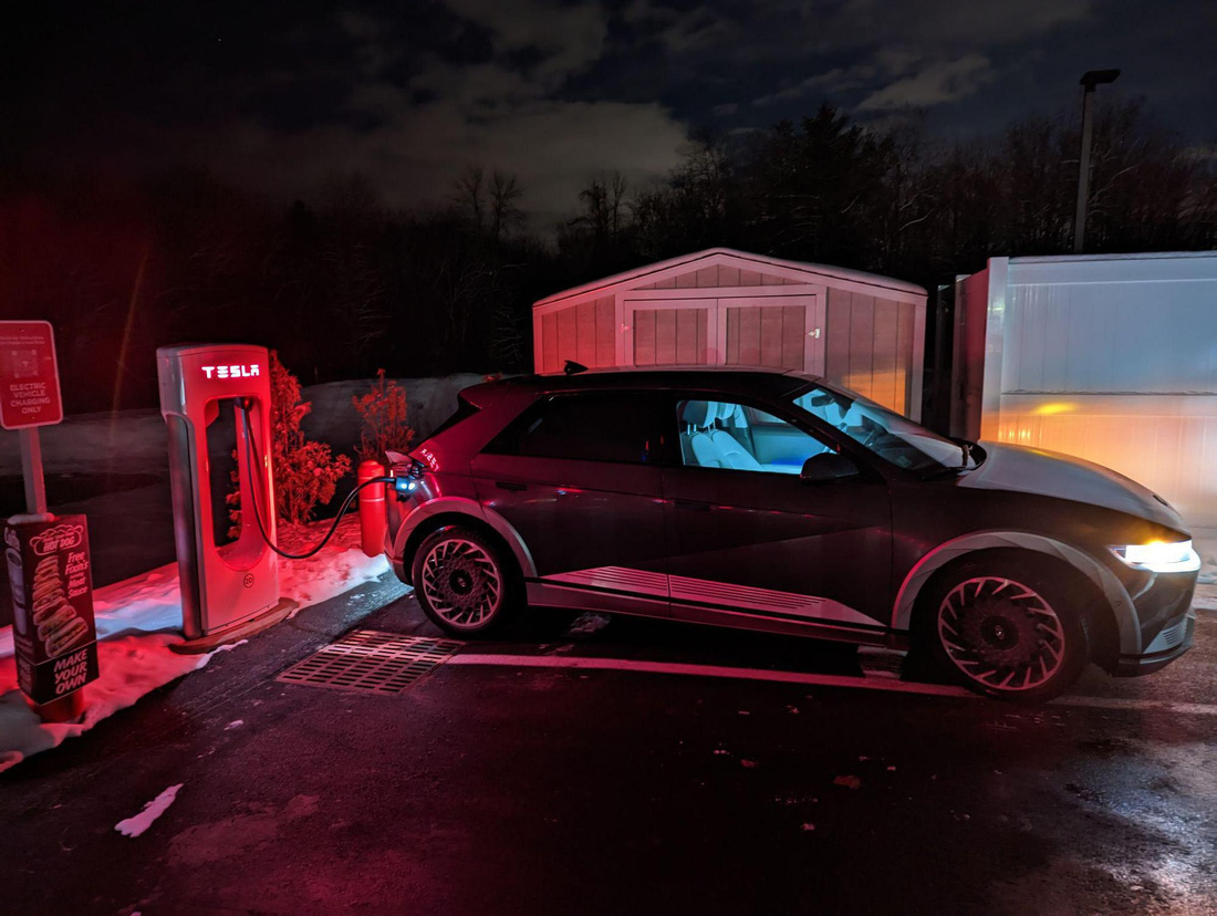 Tesla mở trạm sạc, chủ xe điện khác vẫn chưa thể vui, lý do cực bất ngờ - Ảnh 9.