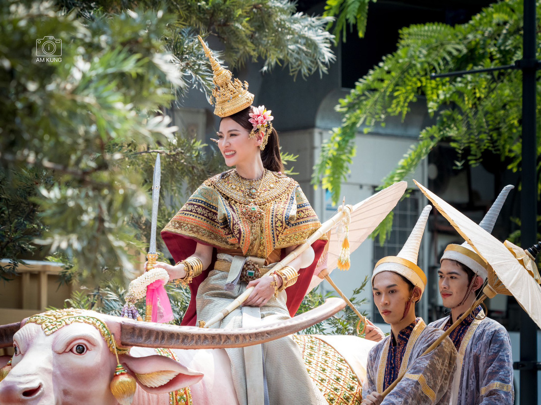 Nữ hoàng té nước Songkran 2023 vẫn là nàng Baifern - Ảnh 1.
