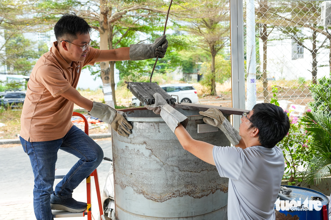 Ba chàng khởi nghiệp cải tiến năng lượng tái tạo với pin cát - Ảnh 6.